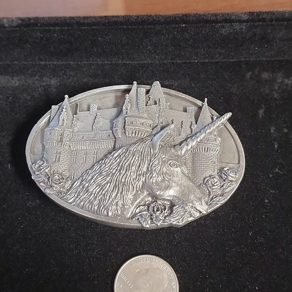 Two Unique unicorn belt buckles - Picture 5 of 6
